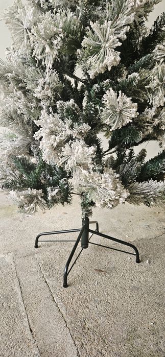 Árvore de Natal efeito neve da Tattoon