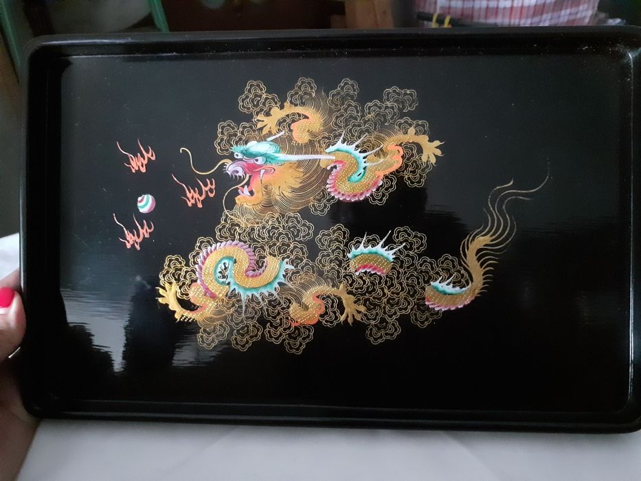 Decorações e loiça oriental antigas