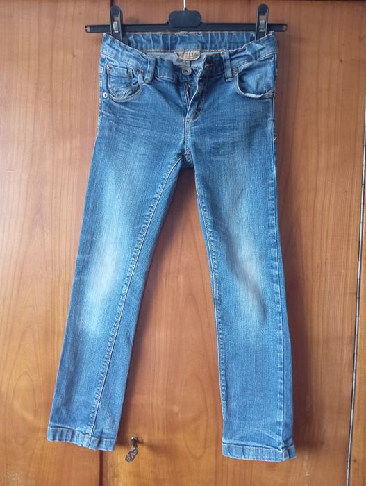 Spodnie jeansowe r. 134