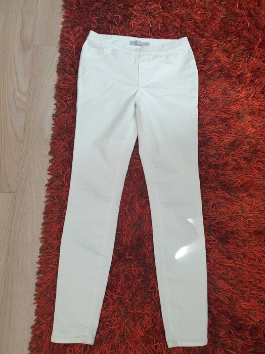 Kremowe dżinsowe leginsy George M