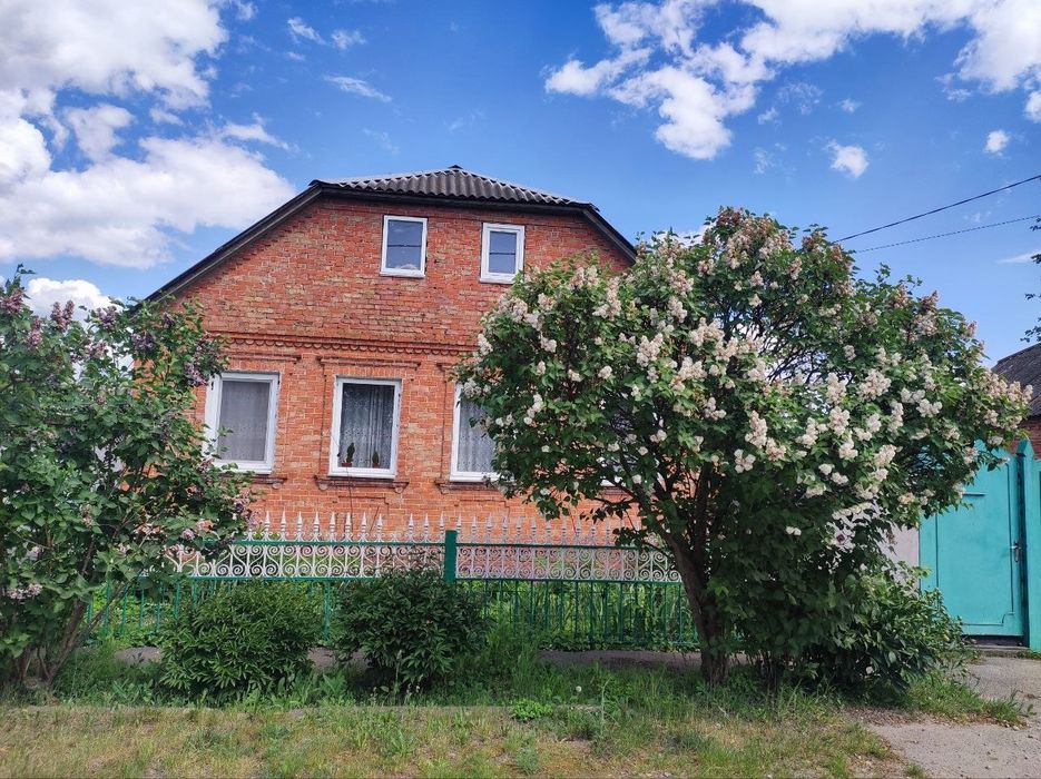 Продається цегляний будинок на Косівщині.