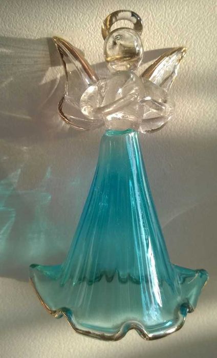 Figurki Aniołków Figurka Aniołek szklany stojący modlący się 8cm