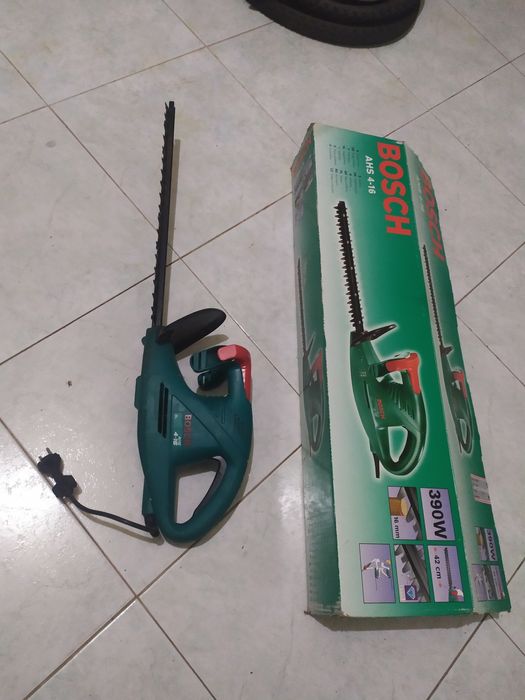 Corta Sebes Bosch eletrico