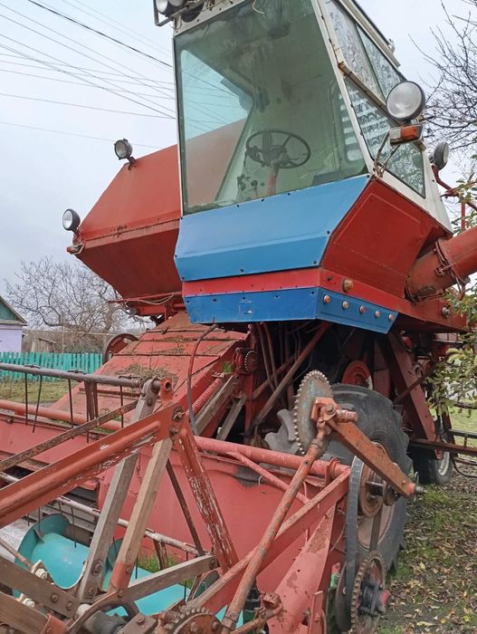 Продам комбайн Нива