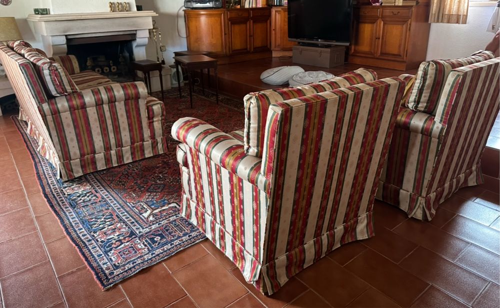 Conjunto de sofas estilo classico/ vintage