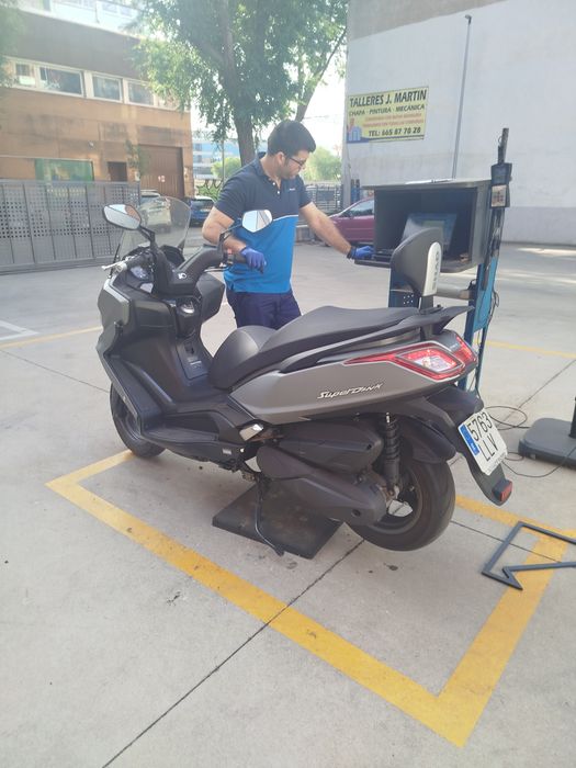 KYMCO Downton 350i - como nova - 3900km