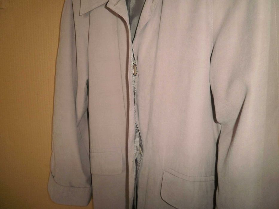 Плащ женский, короткий