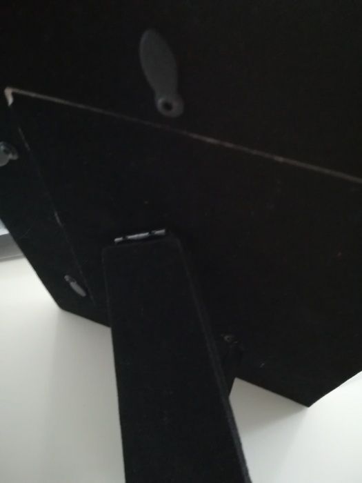 2 Molduras em cabedal negro