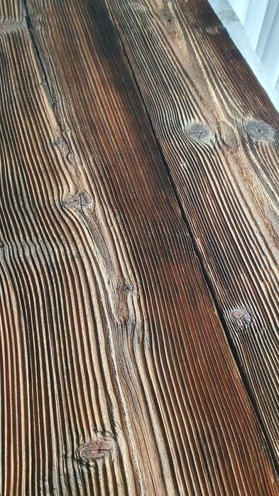 Stare stuletnie deski.