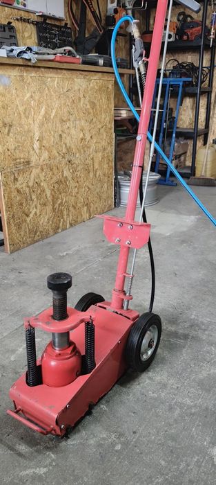 Podnośnik ciężarowy pneumatyczny 22 tony