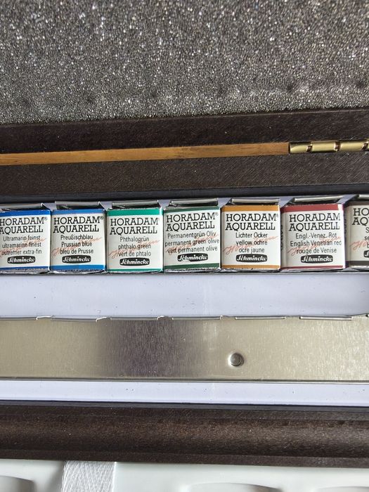 Luksusowy zestaw Schmincke Horadam farby akwarelowe, drewniana kaseta