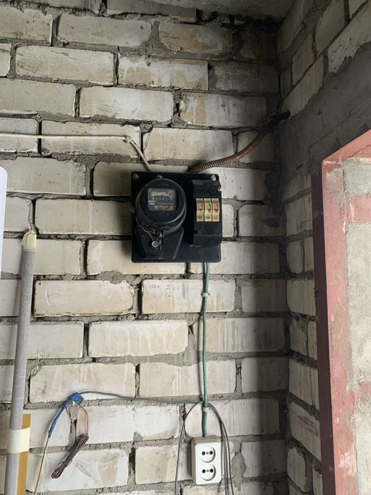 Продам гараж кирпичный крыша плиты