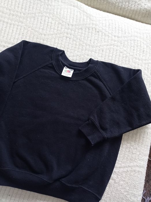 Czarna klasyczna bluza 104