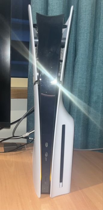 Ps5 (comando incluido) , monitor 32polegadas curvo , teclado mecanico, rato da hyperx
