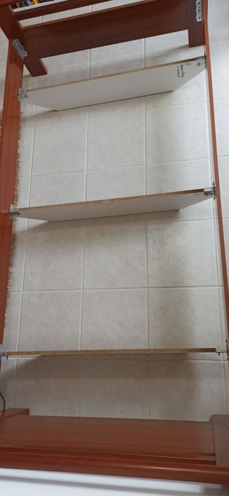 Cama de solteiro+Estrado(98*183)+Colchão+Mesa de Cabeceira