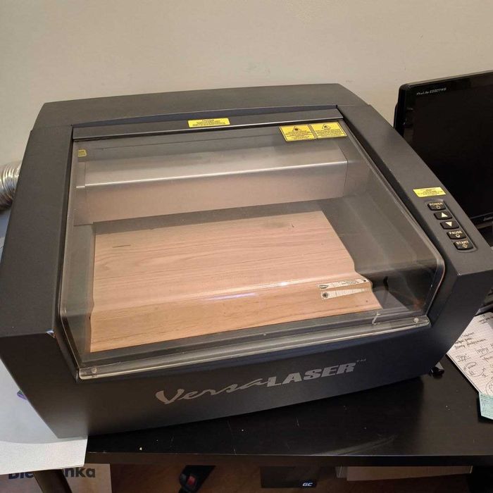 Ploter laserowy CO2 VersaLaser Universal Tuba Metalowa 25W