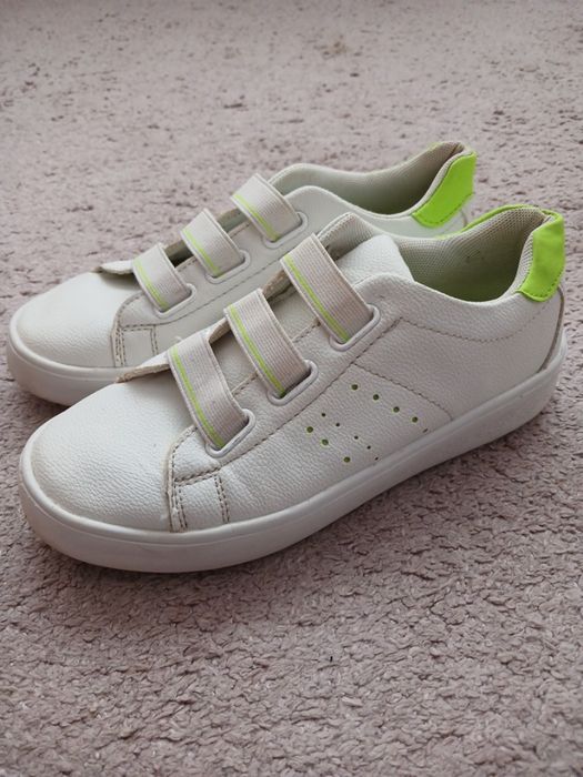 Кросівки підліткові