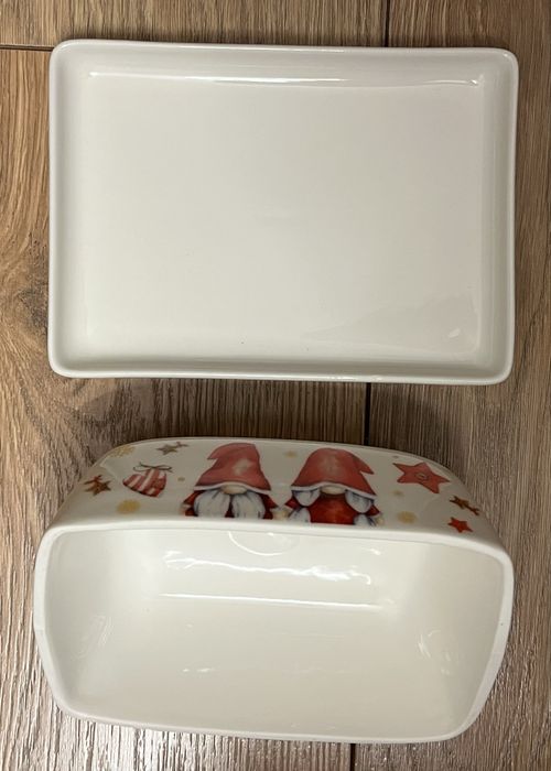 Świąteczna porcelanowa maselniczka Smukee 15,5 x 11 cm