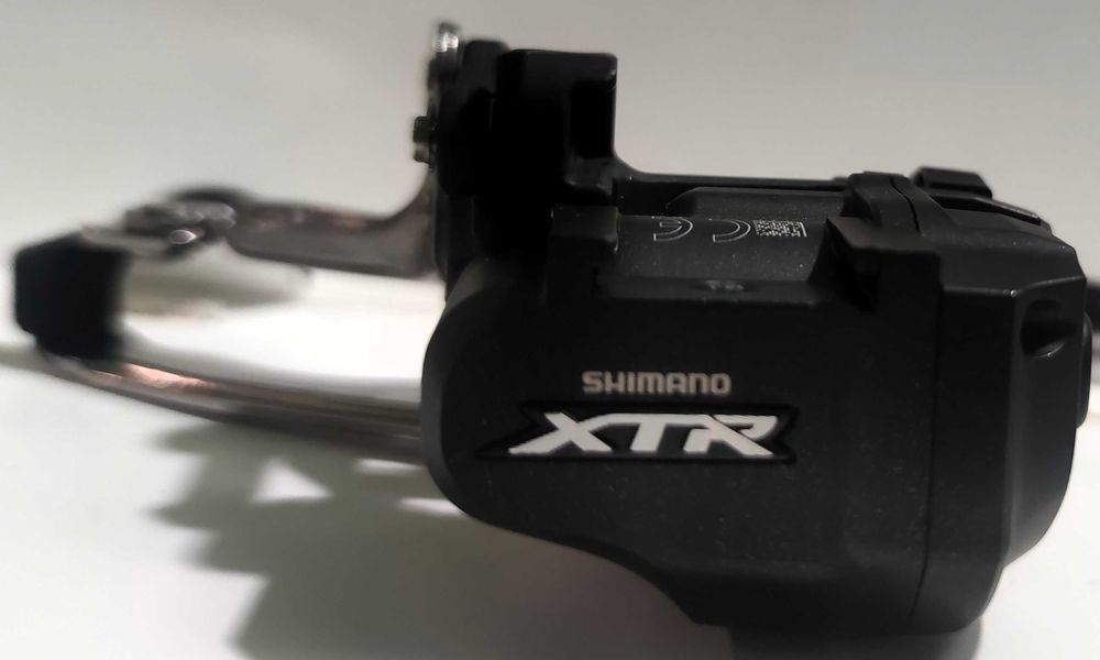 Desviador Dianteiro Shimano XTR M9070 Di2 FD-9070 - Novo