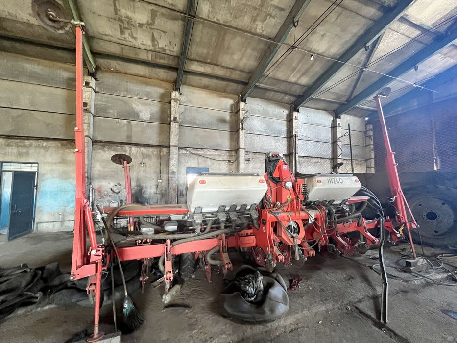Сівалка пневматична точного висіву з центральним приводом Planter 3M 500x260L