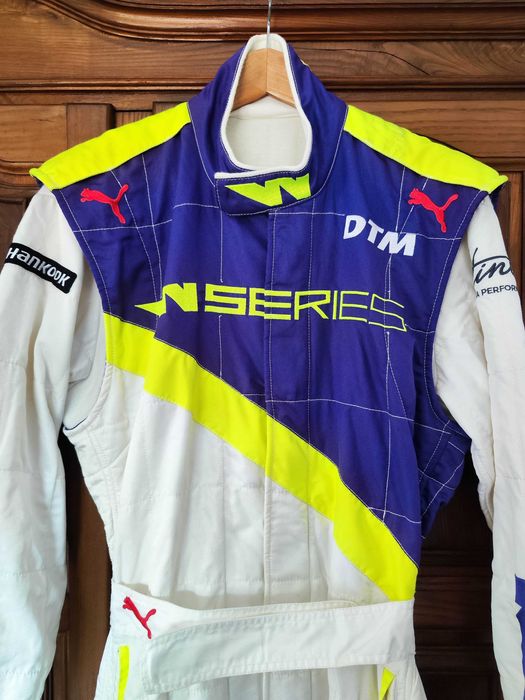 Fato Puma Podio FIA 8856/2000 (W-Series) | Tamanho S/M (54)