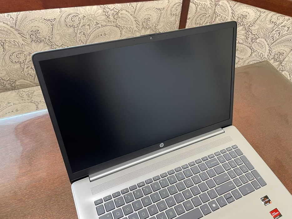 Ноутбук 17" FHD HP 17-cp2025dx (Ryzen 5 7520U/8Gb/SSD 512Gb/AMD Radeon 610M)