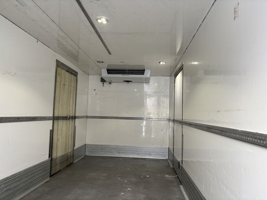 Iveco daily 70C18 chłodnia izoterma winda