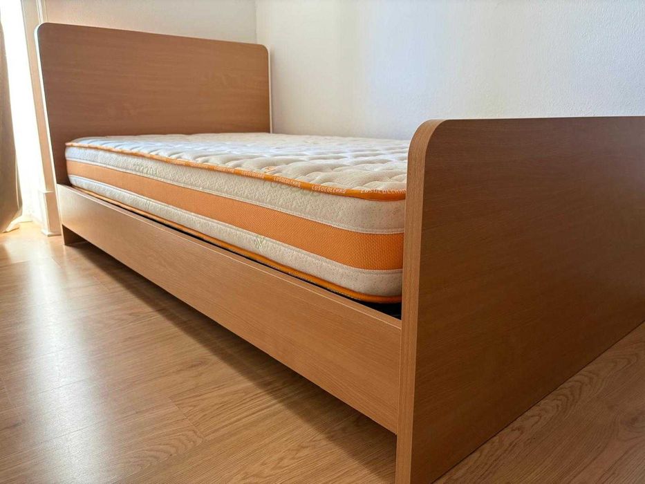 Cama e Meia Completa (120x200) Madeira + Colchão - Como Nova