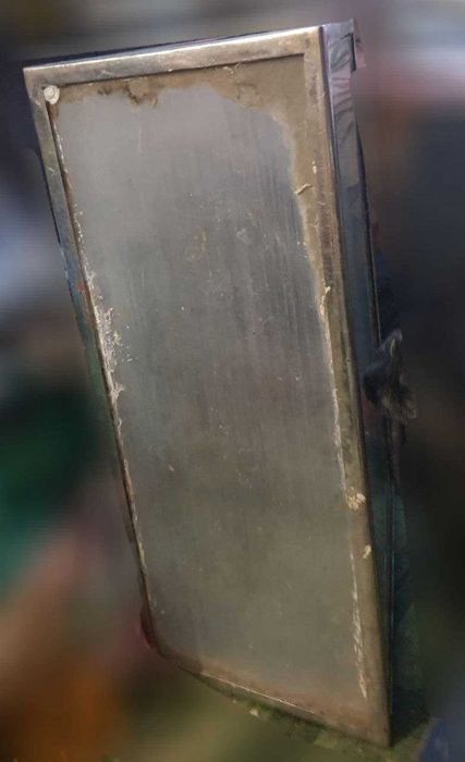 Продаю аквариум с металлическим каркасом 30л.