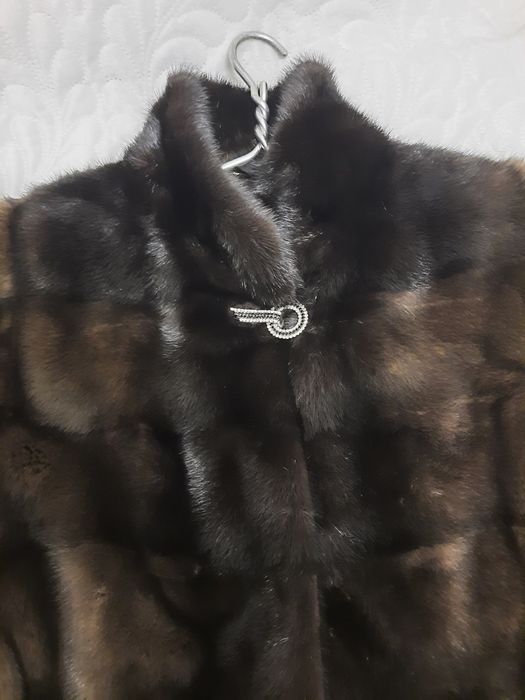 Продам норкову шубу