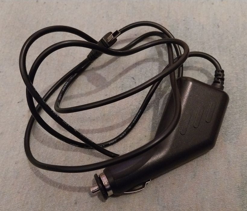 Nawigacja samochodowa+ładowarka+ uchwyt na szybę