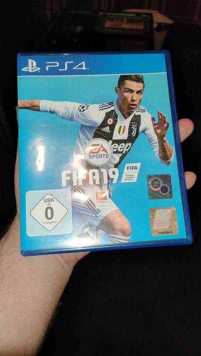 Gra FIFA 19 na konsolę PS4