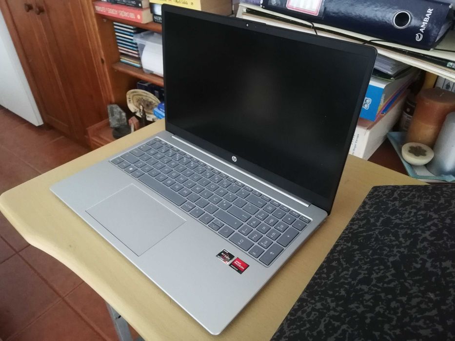 Portátil HP Ryzen™ 5 7520U 16gb ram