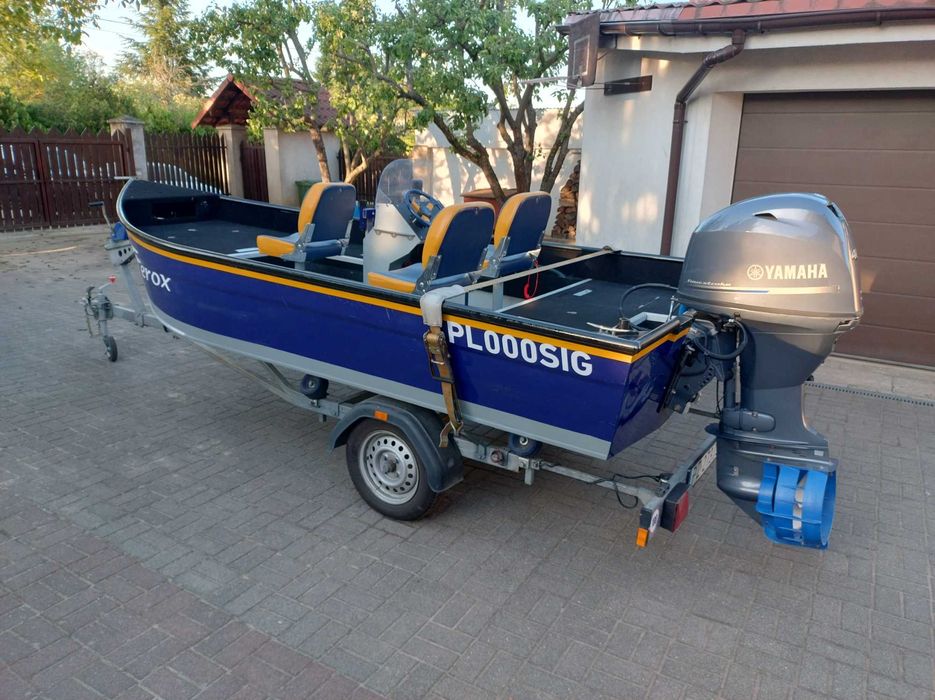 Łódź aluminiowa, łódka wędkarska z silnikiem Yamaha 40kM, 996 cm/3 i przyczepa THULE.