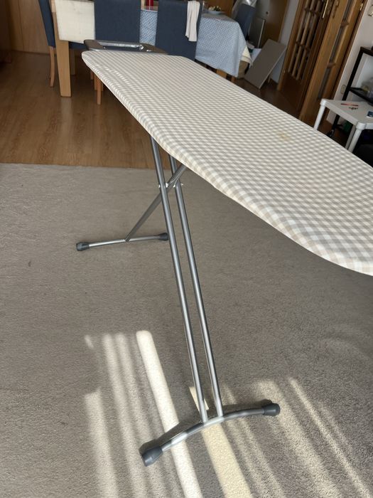 Tábua  engomar ikea 140cm Oferta perfume para o carro