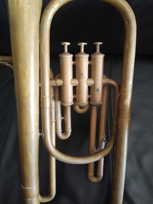 Antigo bombardino, eufónio, tuba, de 3 pistons, em latão, século XIX/XX. Revisto por luthier