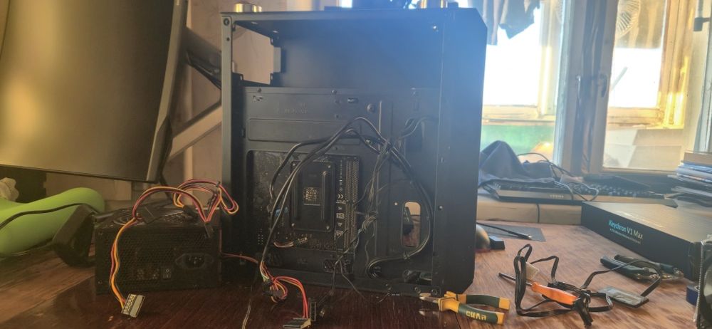 Комп'ютер ,дивись опис