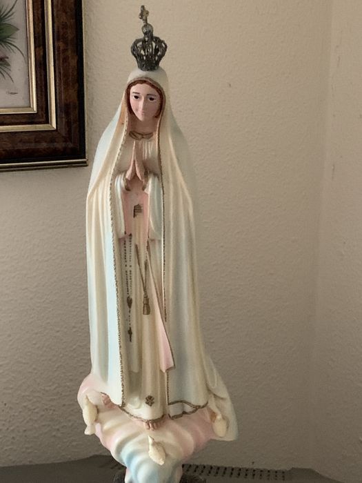 Louças usadas e peças sacras