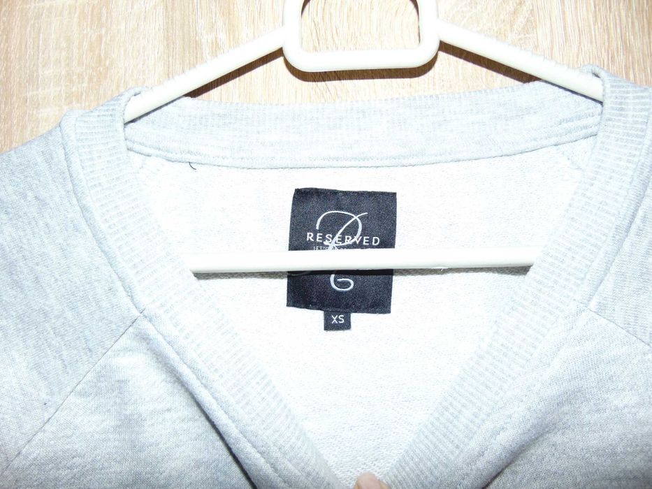 Reserved - szara bluza z nadrukiem XS