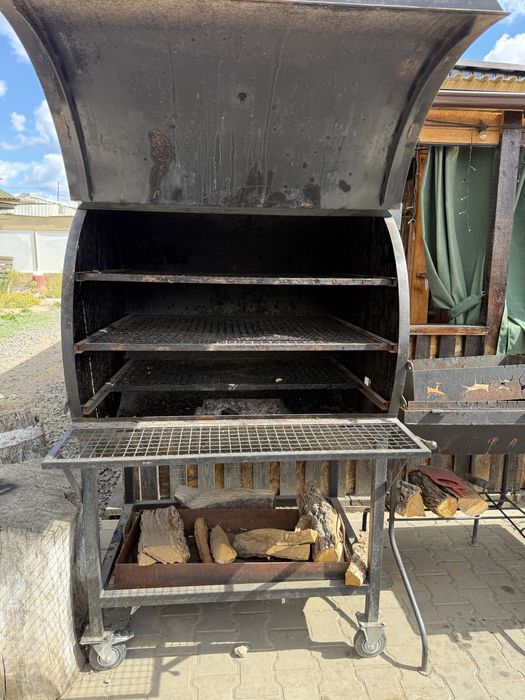 Продам смокер BBQ, мангал крепится с боку