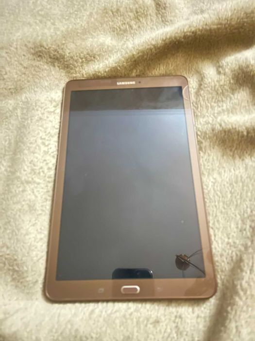 Планшет Samsung Galaxy Tab E