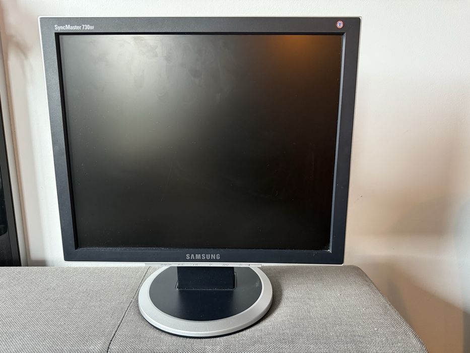 Monitor Samsung Sync Master 730BF