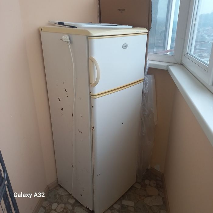 Робочий холодильник самовывоз