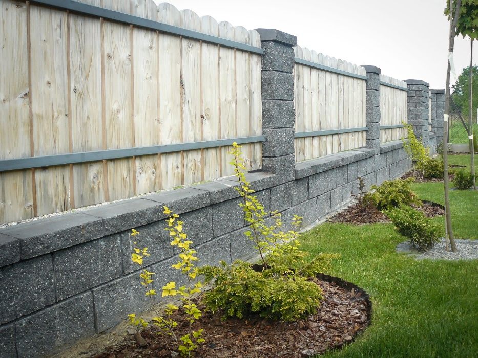 Pustak ogrodzeniowy dwustronnie łupany piaskowy białe kruszywo