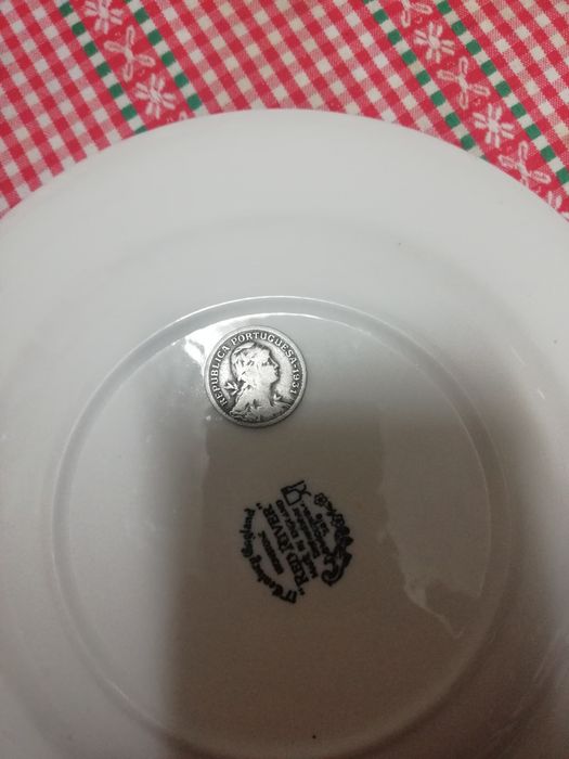 Vendo moedas antigas. Tenho com data mais antiga.