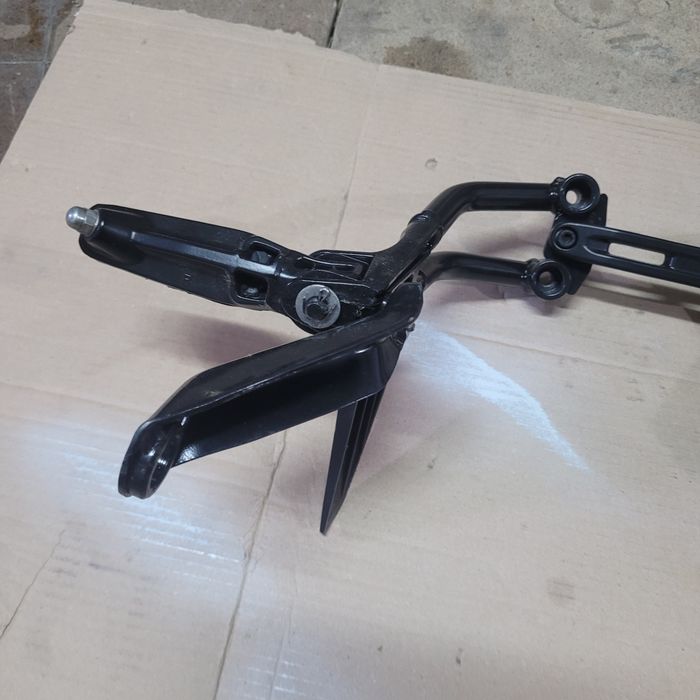 Podnóżki KTM Duke 390 125 sety pasażera set podnóżek