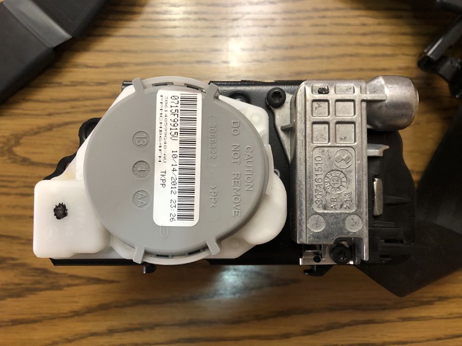 Audi a5 a4 a3 Ремінь беспеки. 8T8 857 705 C Лівий