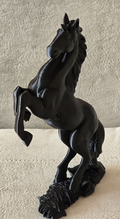 Przepiękna figurka kolekcjonerska włoska konia arabskiego. NOWA.