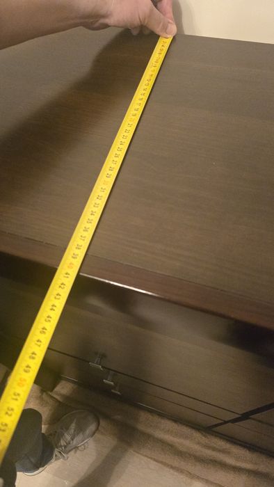 Komoda w kolorze ciemnego brązu