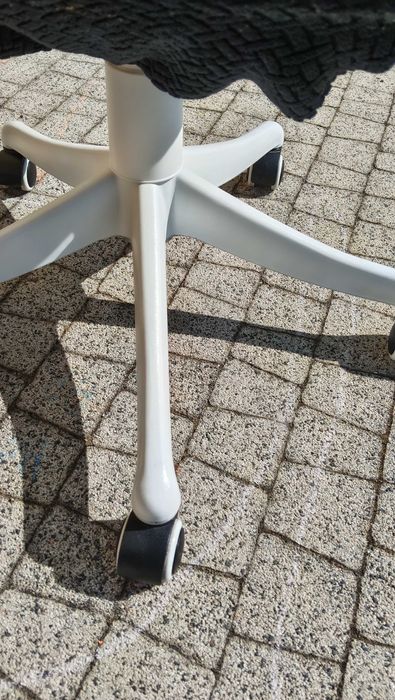 fotel obrotowy regulowany